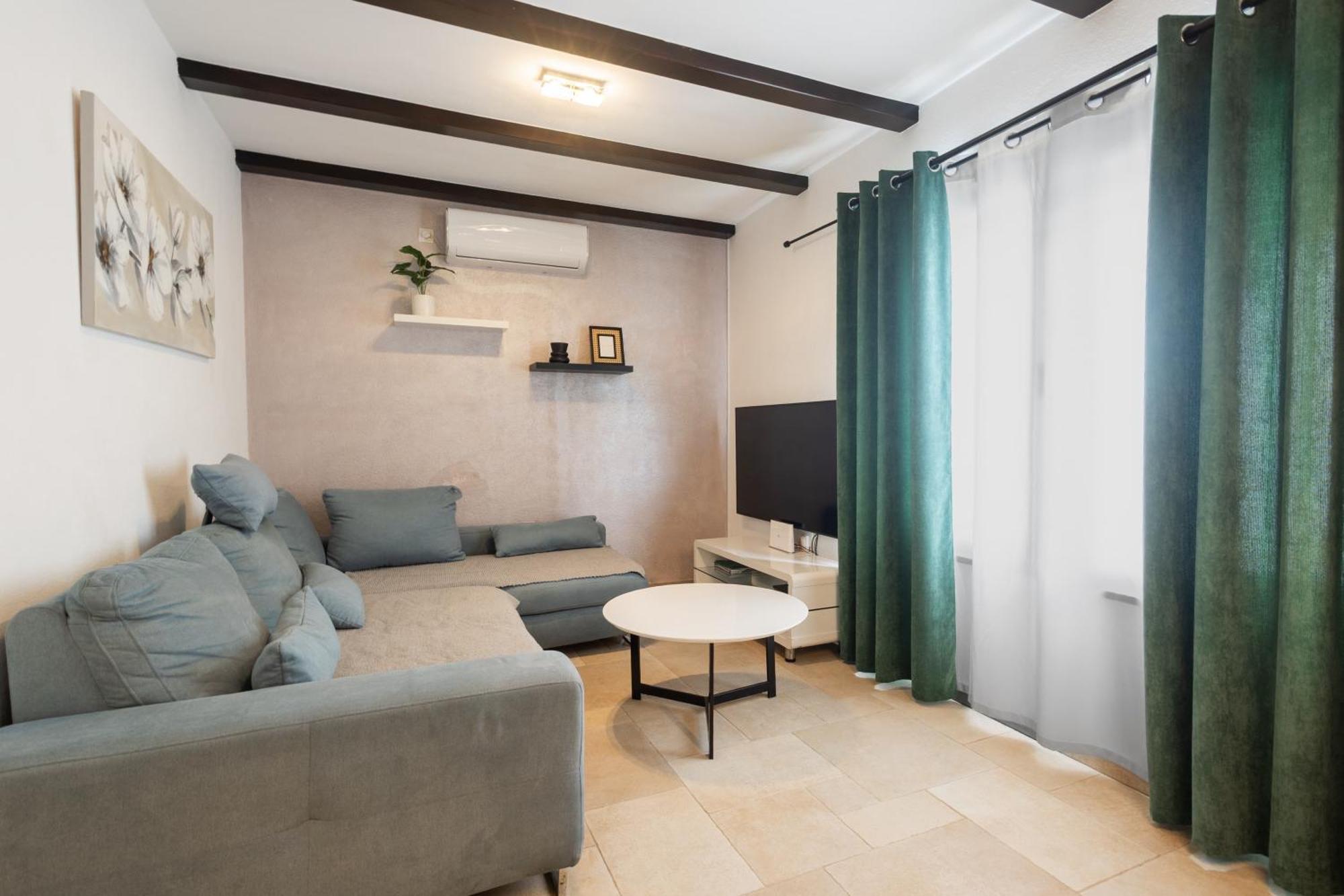 Villa Palanga Трогир Екстериор снимка
