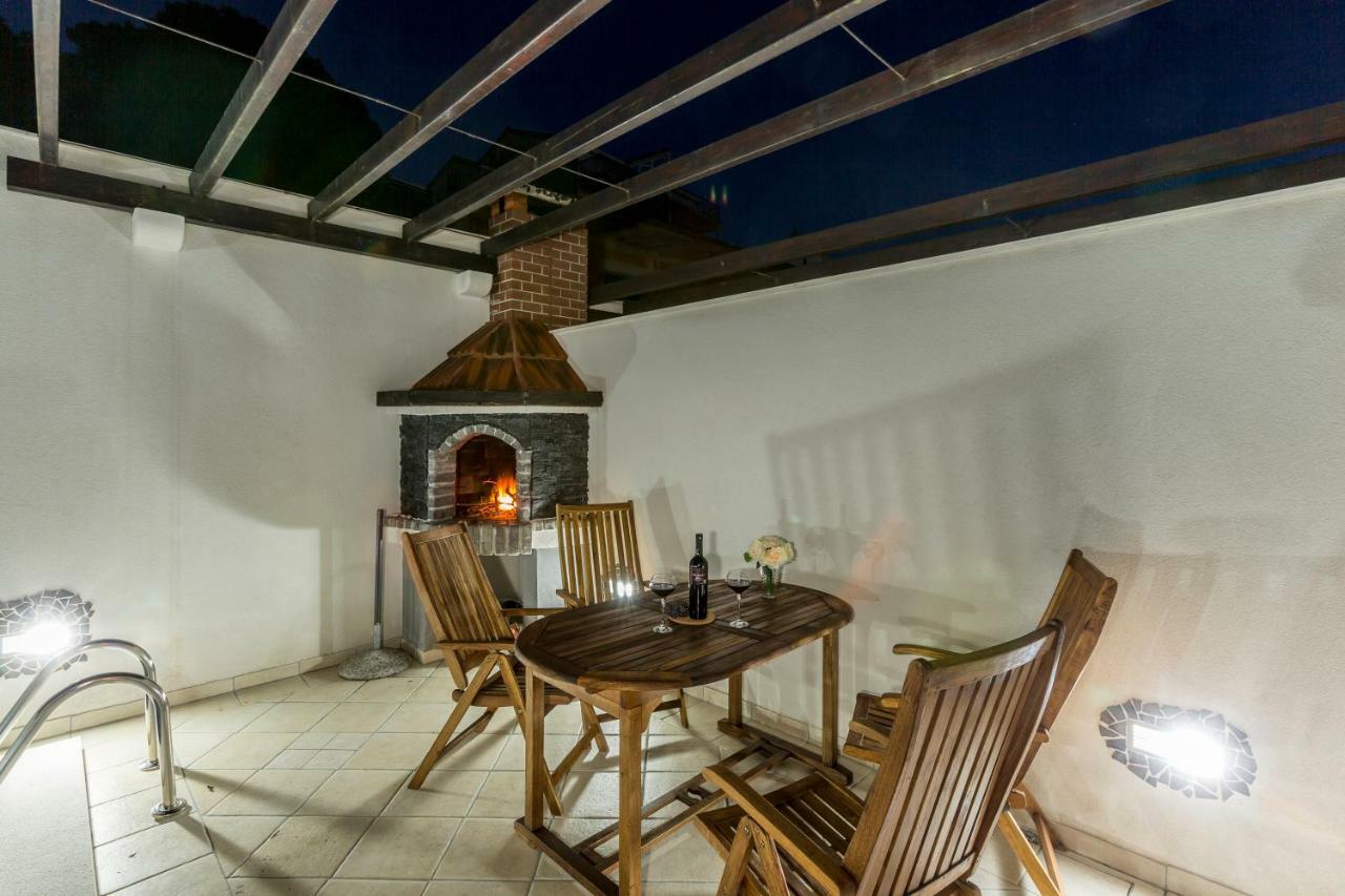 Villa Palanga Трогир Екстериор снимка